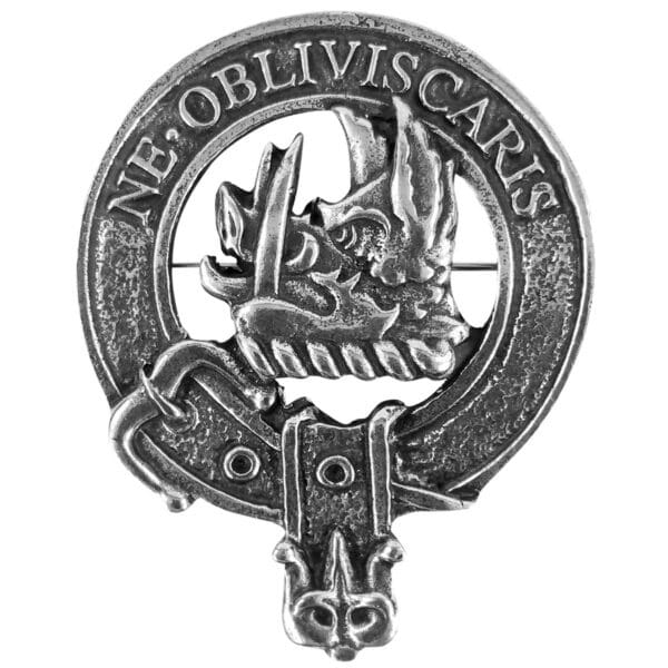 A Clan Crest Celtic Knot Kilt Belt Buckle features an animal head at the center, encircled by a ring with the inscription "NE OBLIVISCARIS." A belt-like design loops around the bottom, reminiscent of a traditional kilt belt buckle.