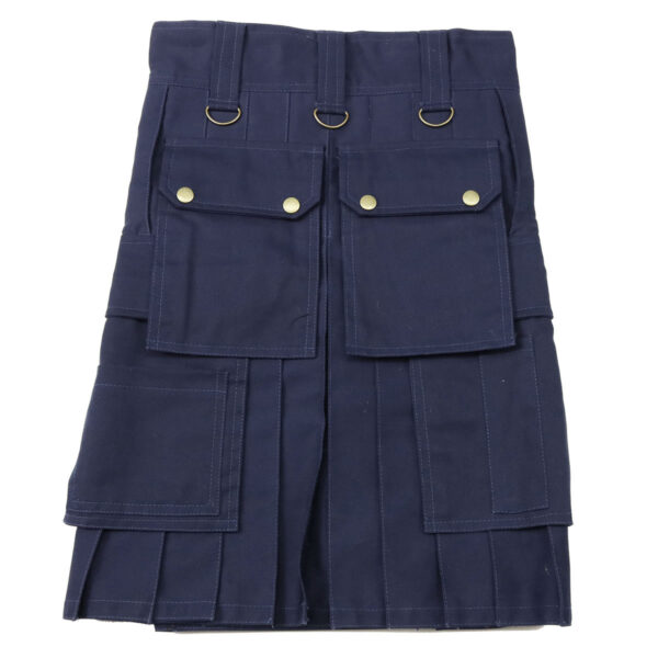 A Blue Wilderness Kilt 28W 19L with pockets and buttons, from the Blue Wilderness collection.