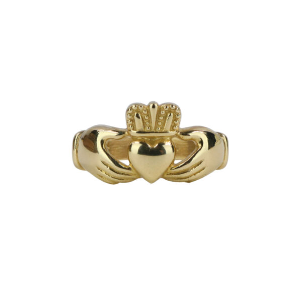 A Womens 10K Gold Claddagh Wedding Ring - Size 7 with a heart on it.
